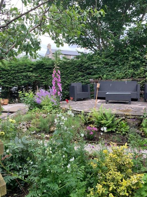 Hannam Cottage, Beautiful Listed Cottage At Start Of The 3 Peaks ホールトン・イン・リブルズデール エクステリア 写真